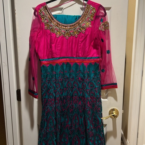 Gorgeous Anarkali with beautiful colors, includes matching pajami and dupatta - Picture 3 of 5
